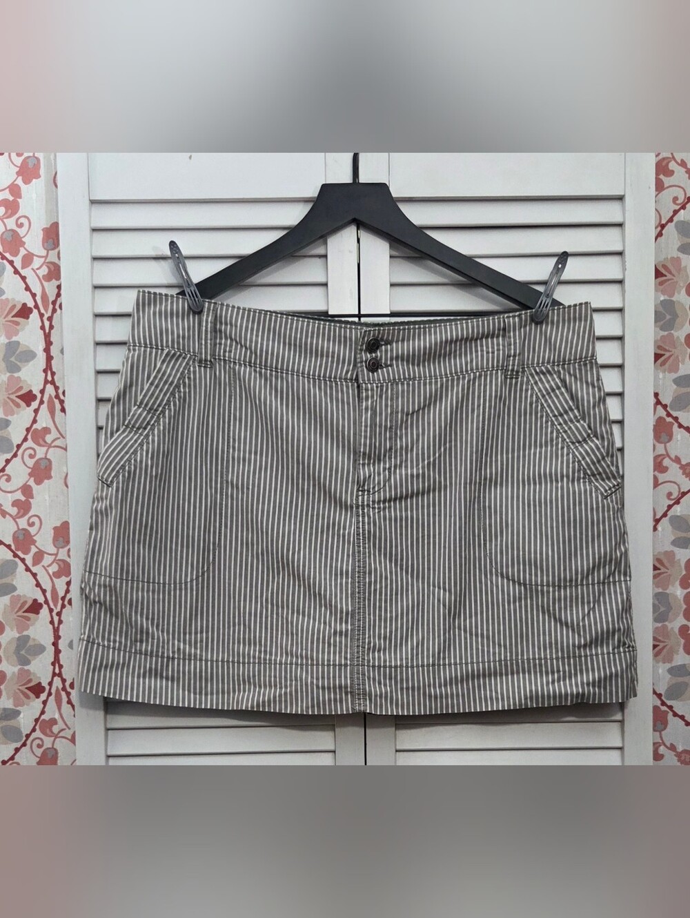 Sonoma Gray and White Striped Mini Skirt/Skort